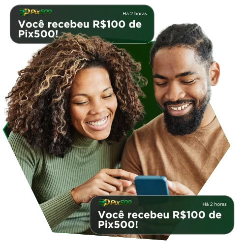 Casal com celular e duas notificações de ganhos do Pix500 ao redor